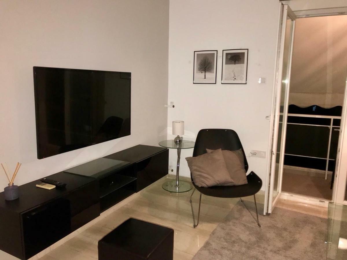 Renovated Minimal Apartment Next To Metro Athen Eksteriør bilde